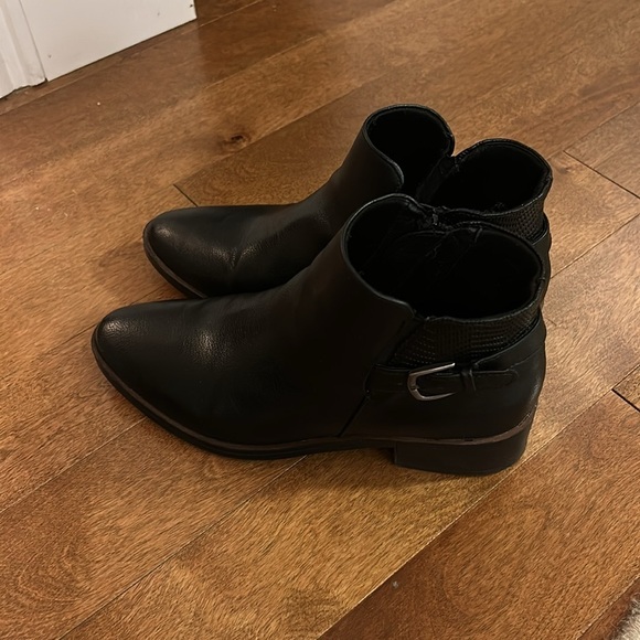 Baretraps Marconi Black Short Boots with side zip, size 7.5 - Picture 3 of 7